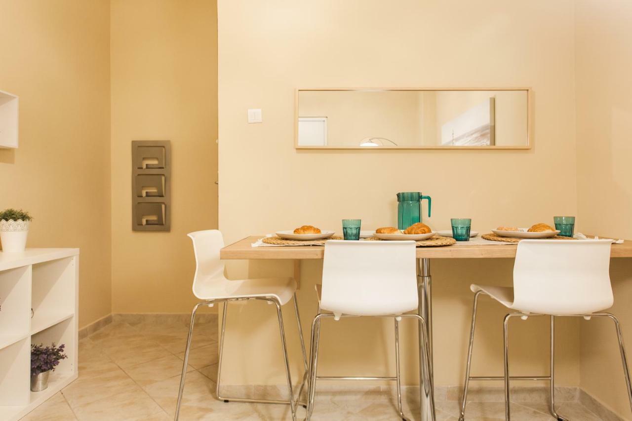 Central, Quiet, Cozy, Very Clean Private Apartment Close To Acropolis Atenas Exterior foto